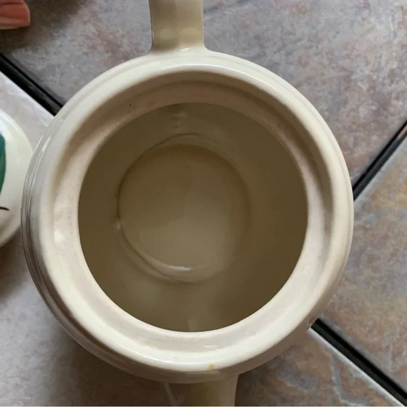 TEAPOT. Floral Painted Pot. 6 inches tall, 7 inches wide from handle to … - Picture 7 of 8